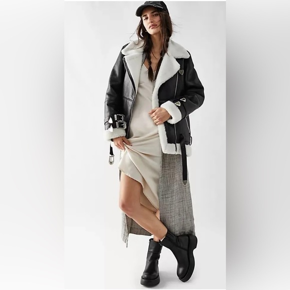 Free People DANCASSAB
Wonder Jacket
Black/ white - Picture 1 of 16